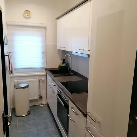 Nyaraló Berganker In *